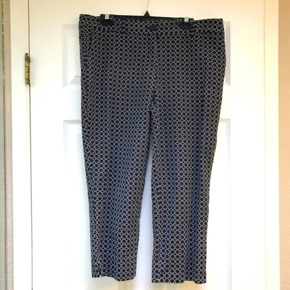 Hilary Radley Women's Black/White Geometric Print Crop Pant-Size 12